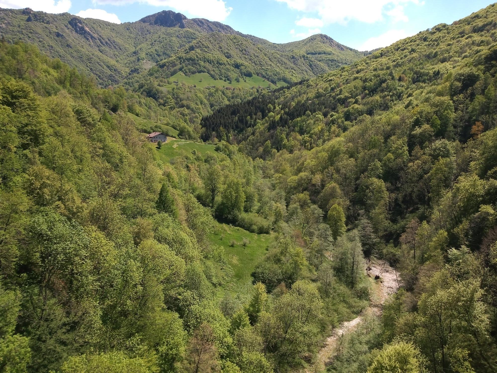 Il B&B Cascina Cornella visto dal Ponte della Vittoria... è un puntino in lontananza!