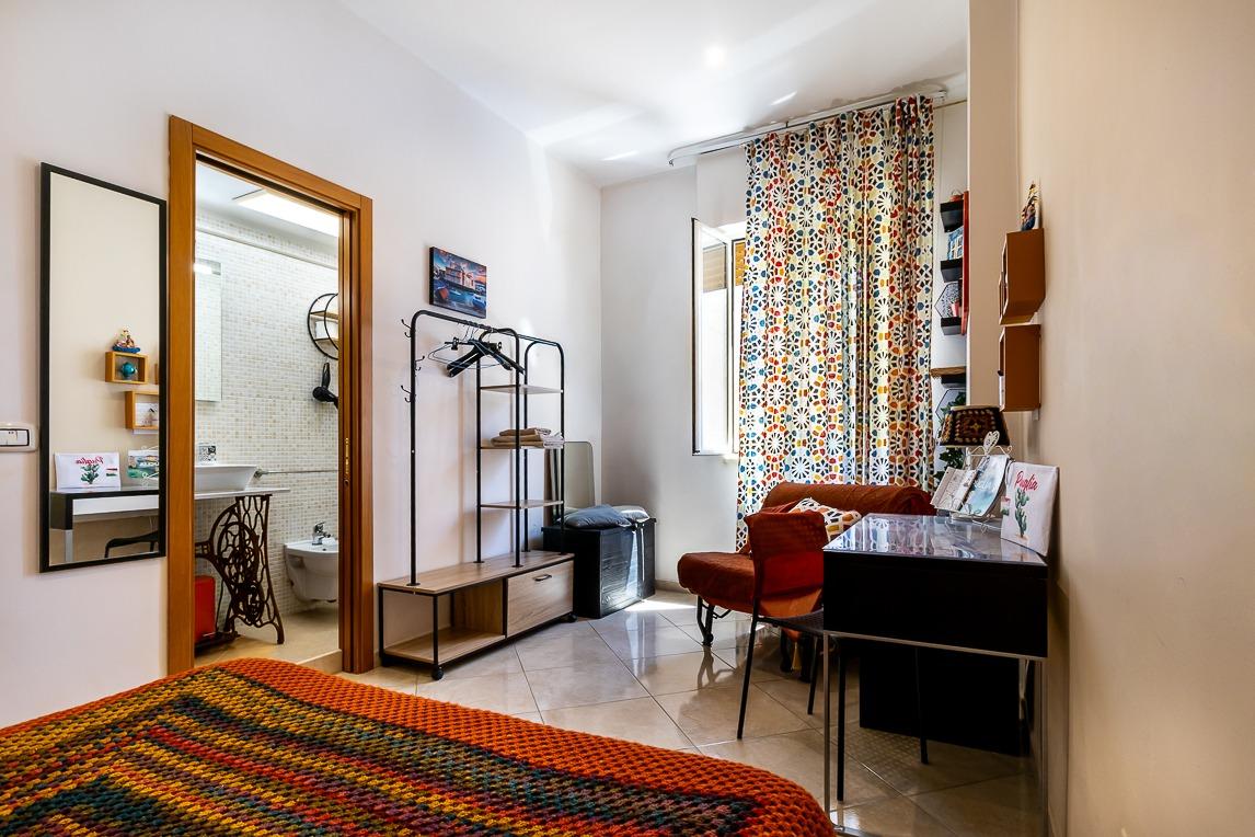 Panoramica della Camera letto con poltrona letto