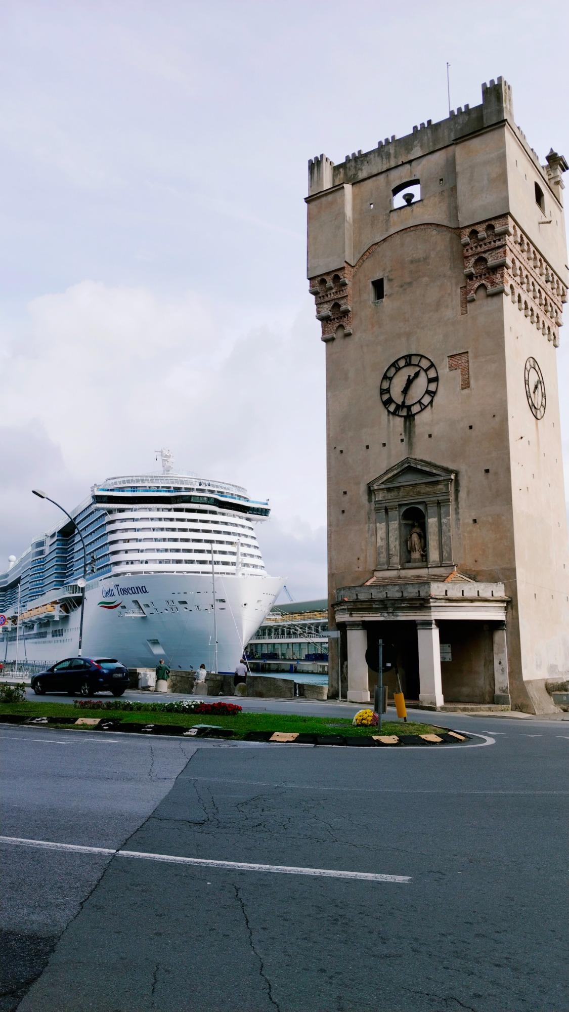 A 300 metri dall' imbarco crociere