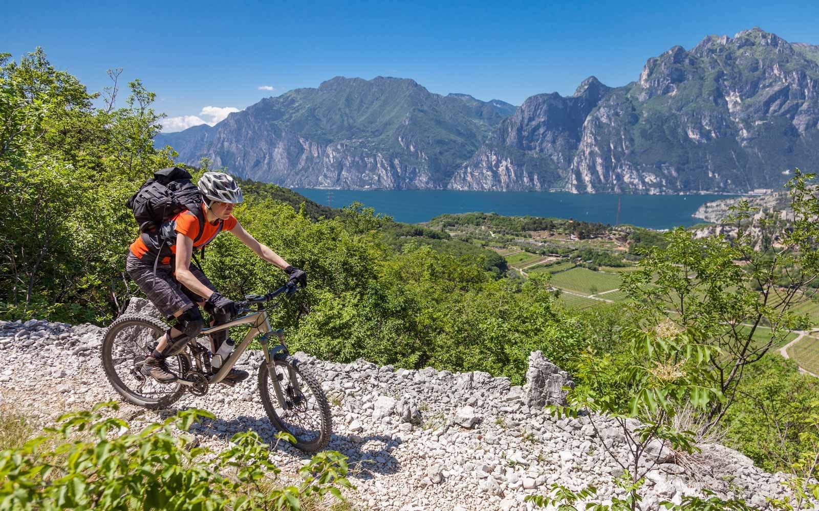 surroundings of Lake Garda