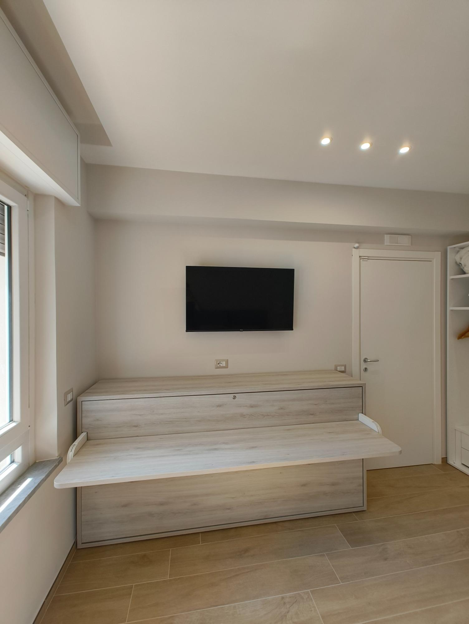 Detail of the single bed in Viaggio room