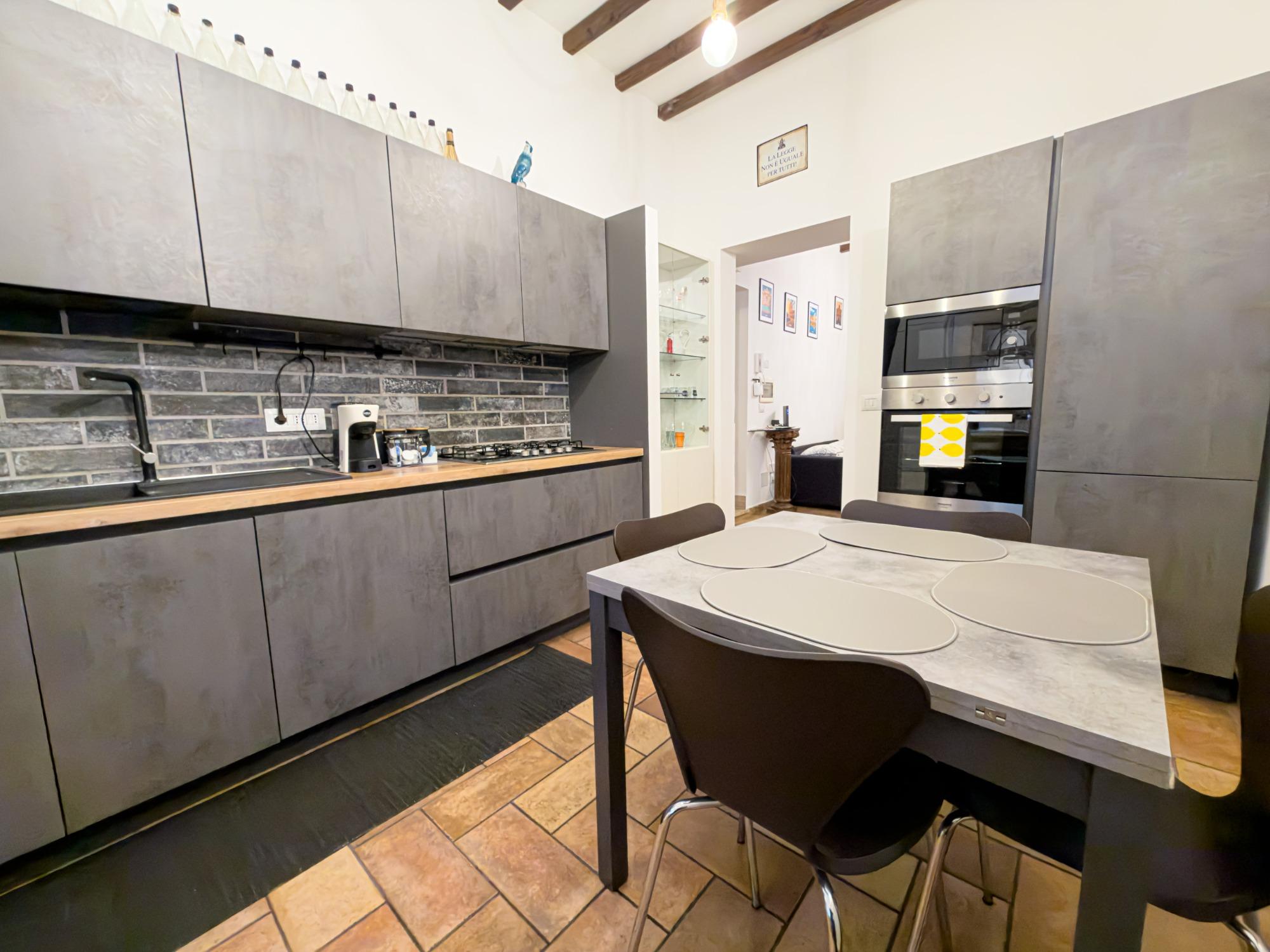 Cucina completa e spaziosa
