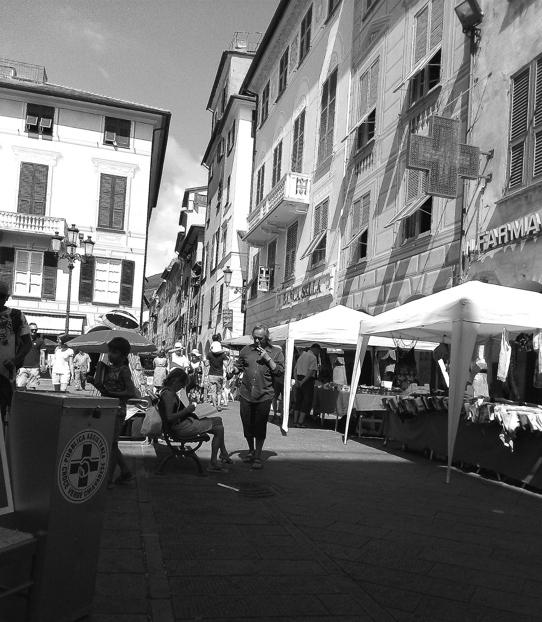"caruggio drito"; Chiavari