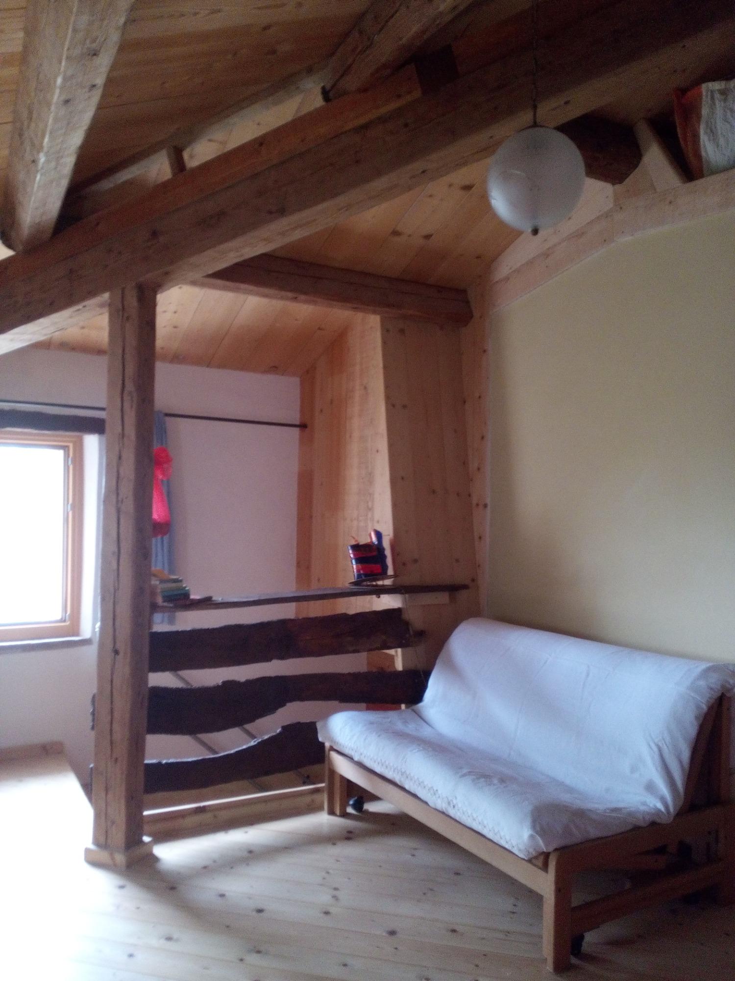 divano letto in camera matrimoniale