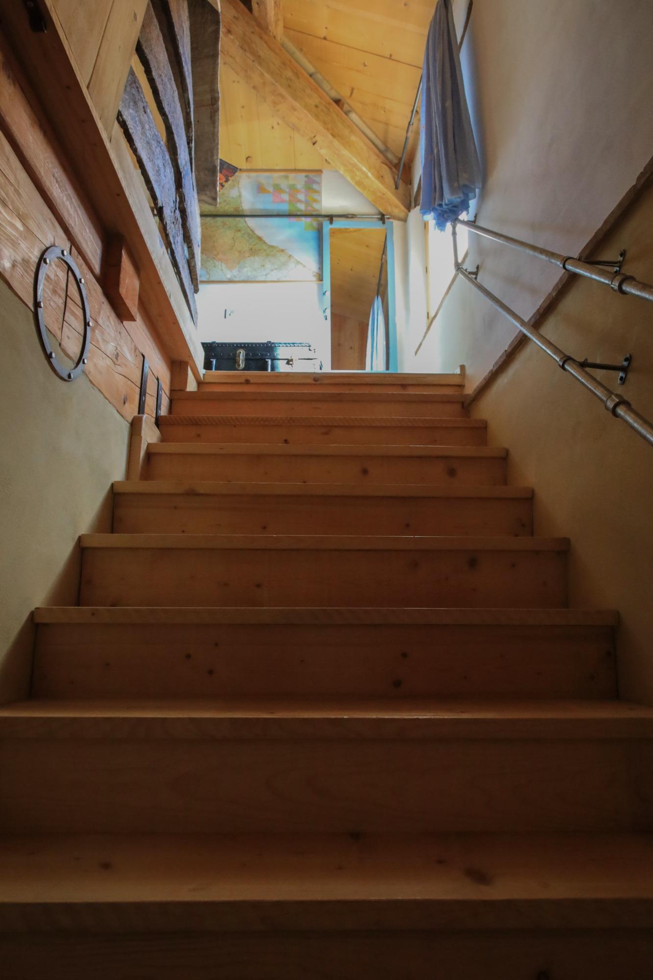 scala d'accesso alla camera da letto