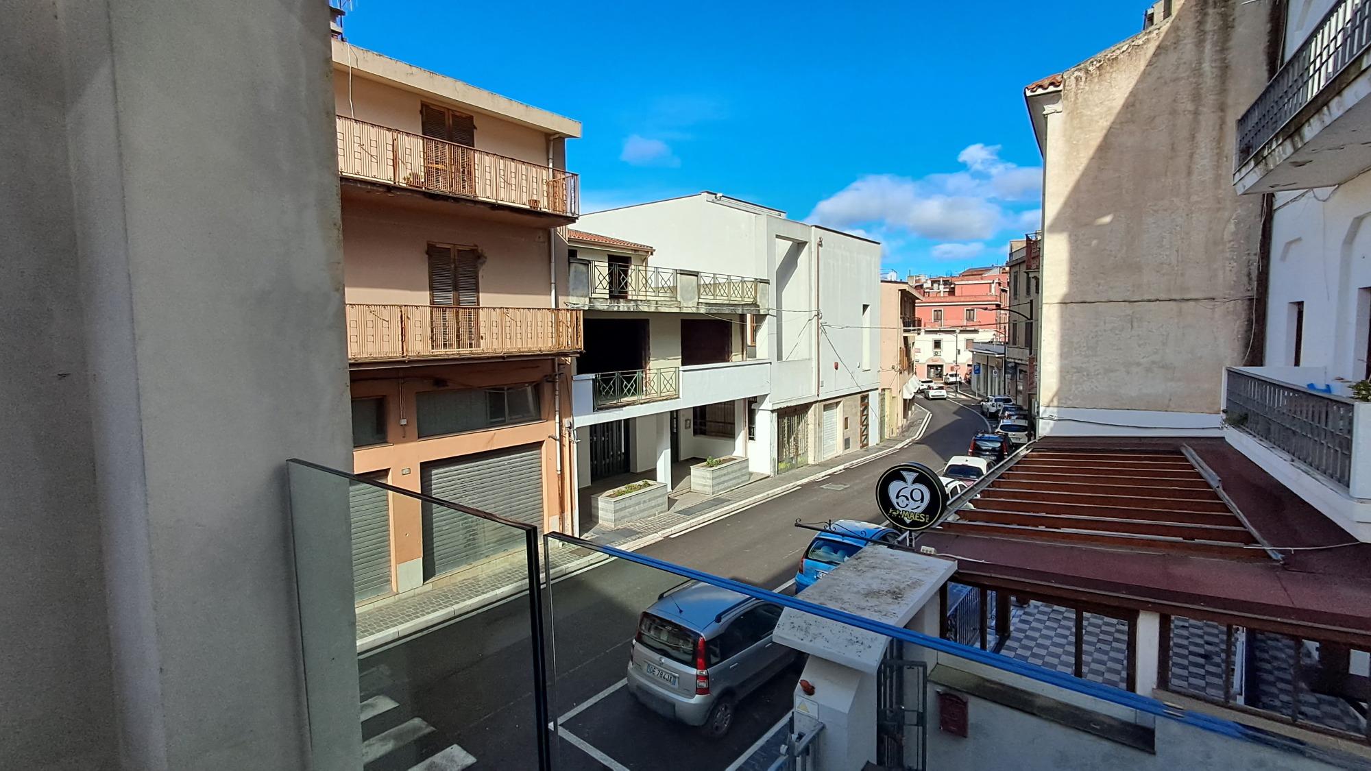 Vista via principale centro Dorgali