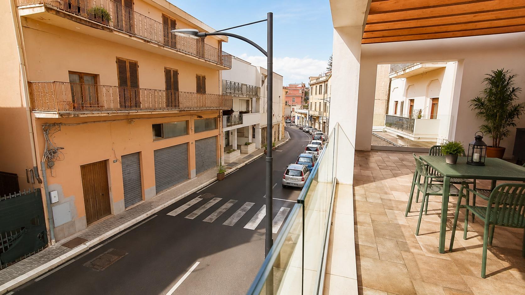 Vista via principale centro Dorgali