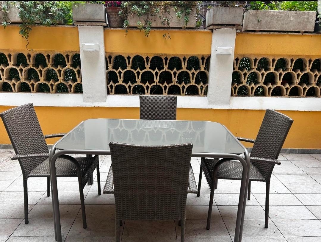 Tavolo del giardino