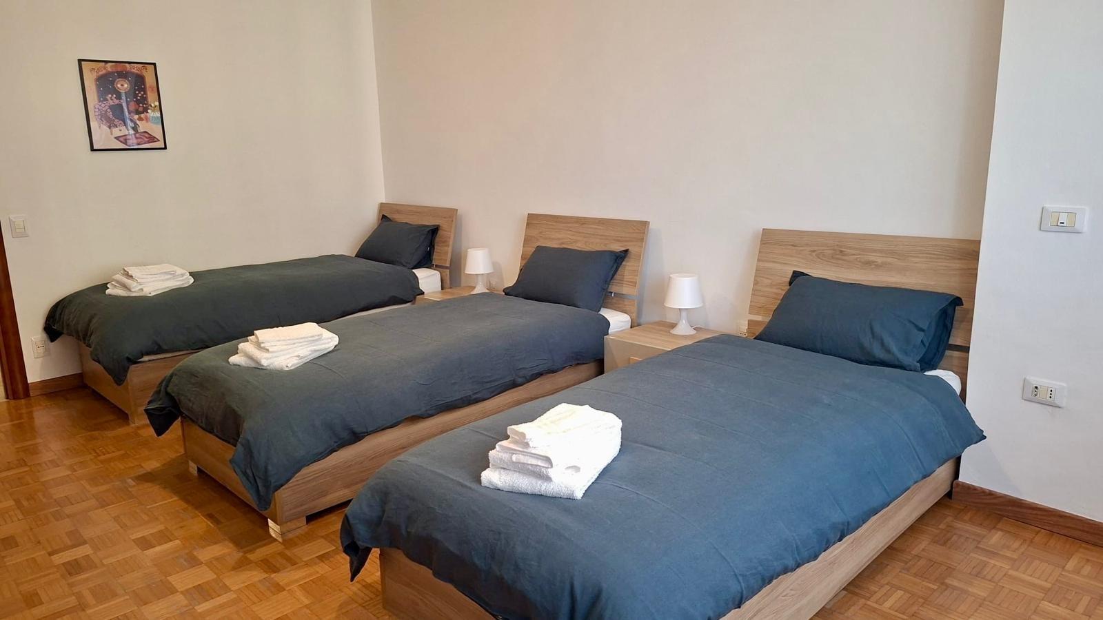 Camera da letto con 3 letti singoli o con 1 letto singolo + 1 matrimoniale