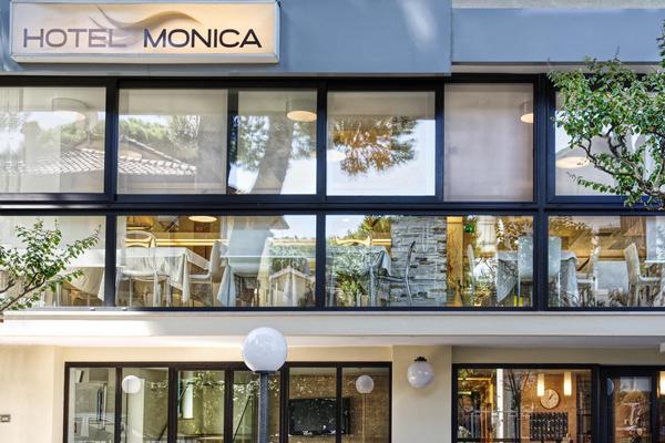 Hotel Monica