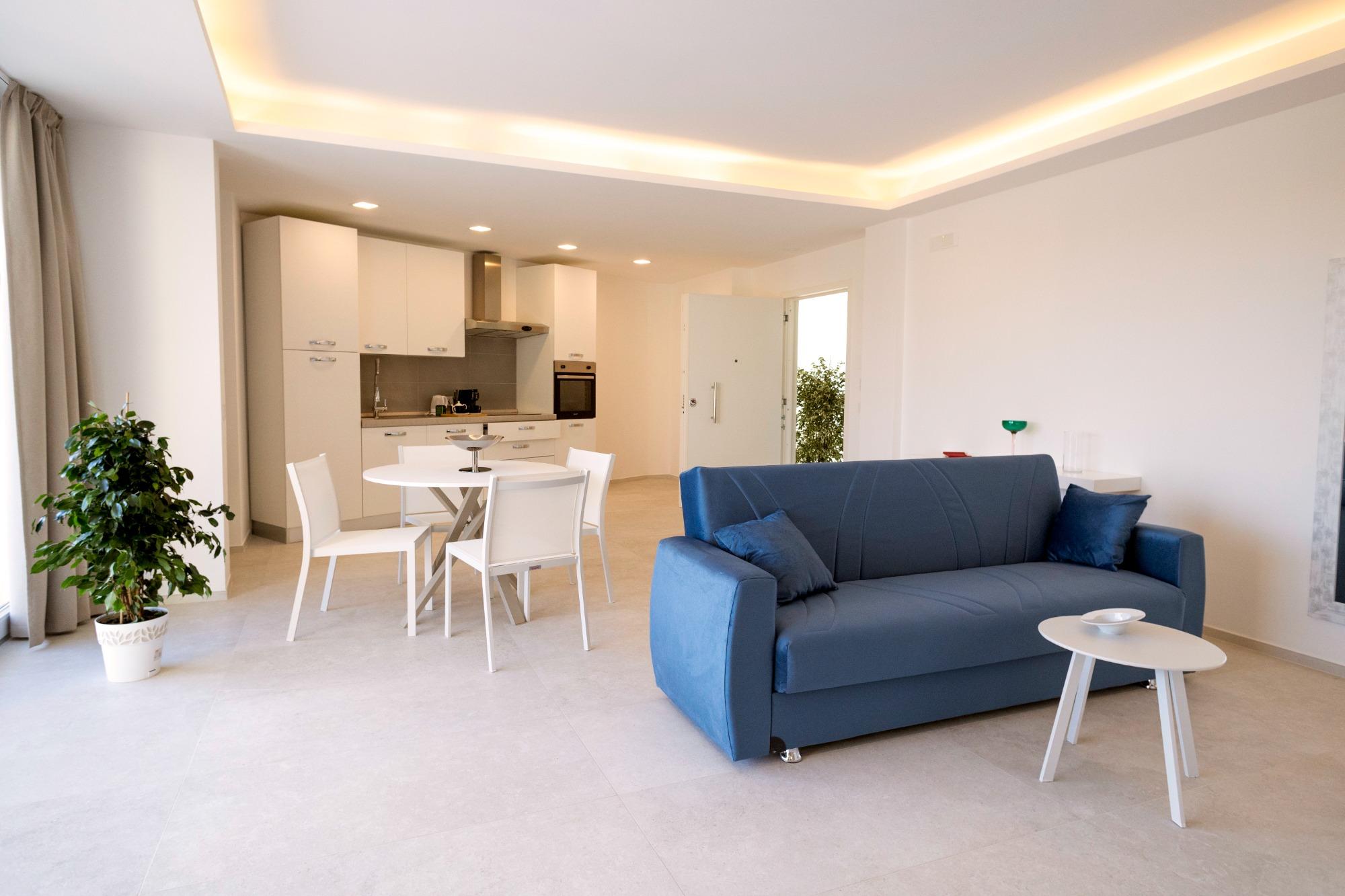 Appartamento moderno con cucina, camera matrimoniale e dotato di tutti i comfort.