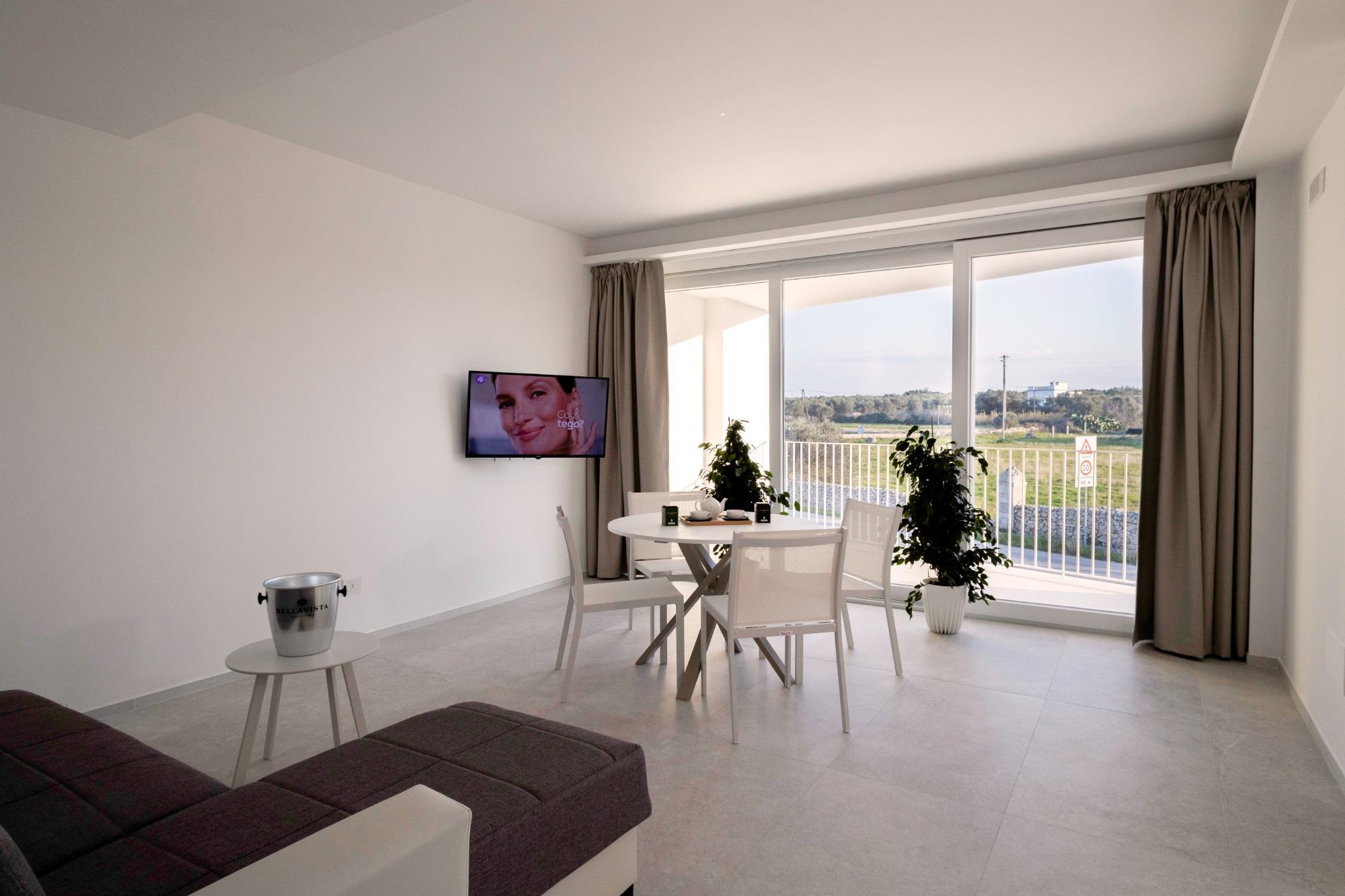 Appartamento moderno con cucina, camera matrimoniale e dotato di tutti i comfort.