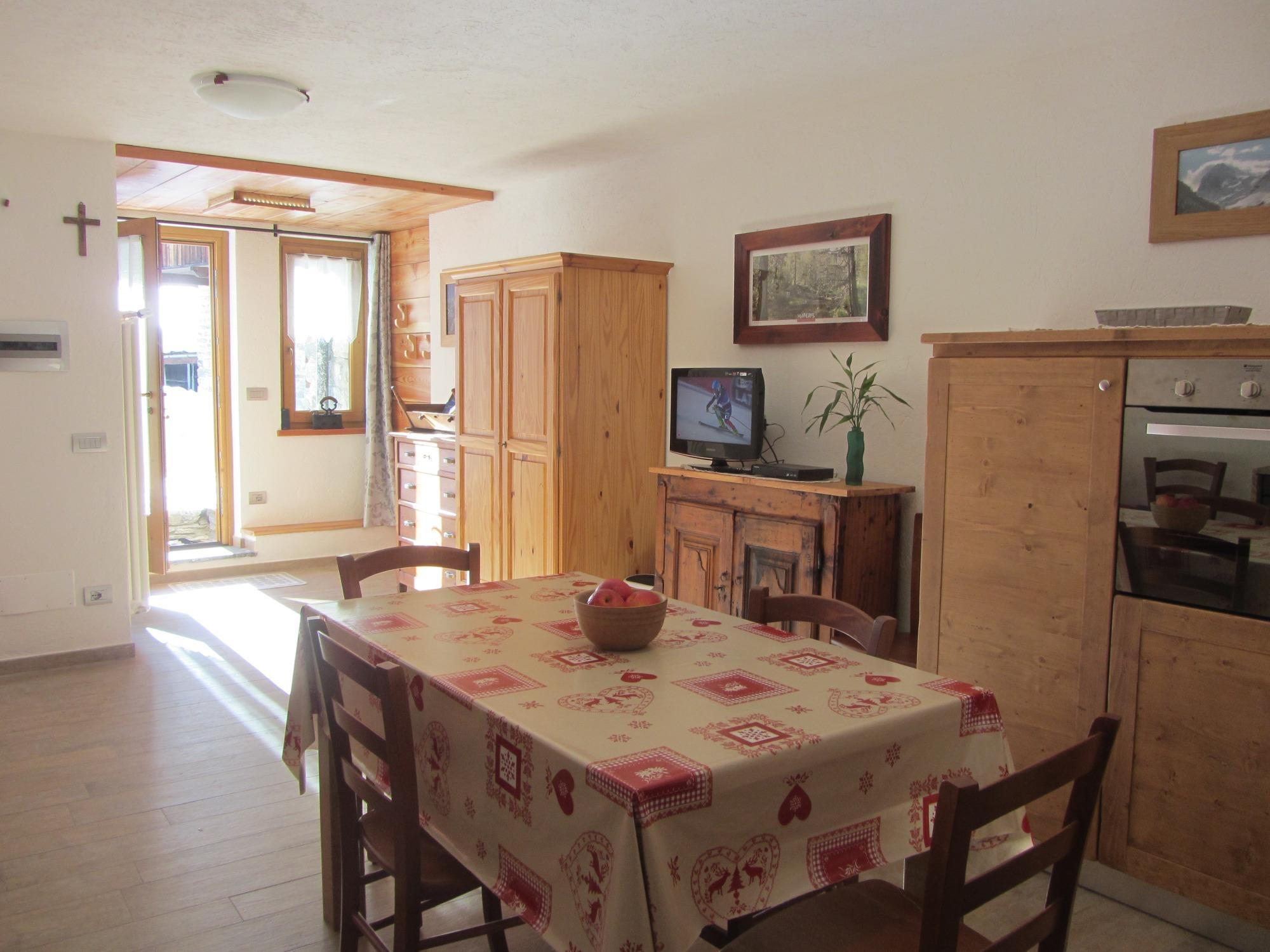 soggiorno con vista sull'ingresso