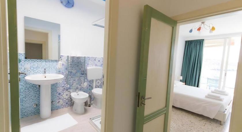 Bagno e una delle due camere da letto della nostra camera quadrupla