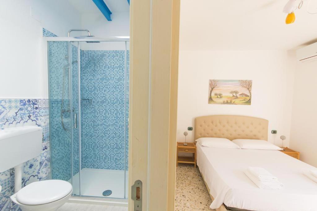 Bagno e camera da letto matrimoniale