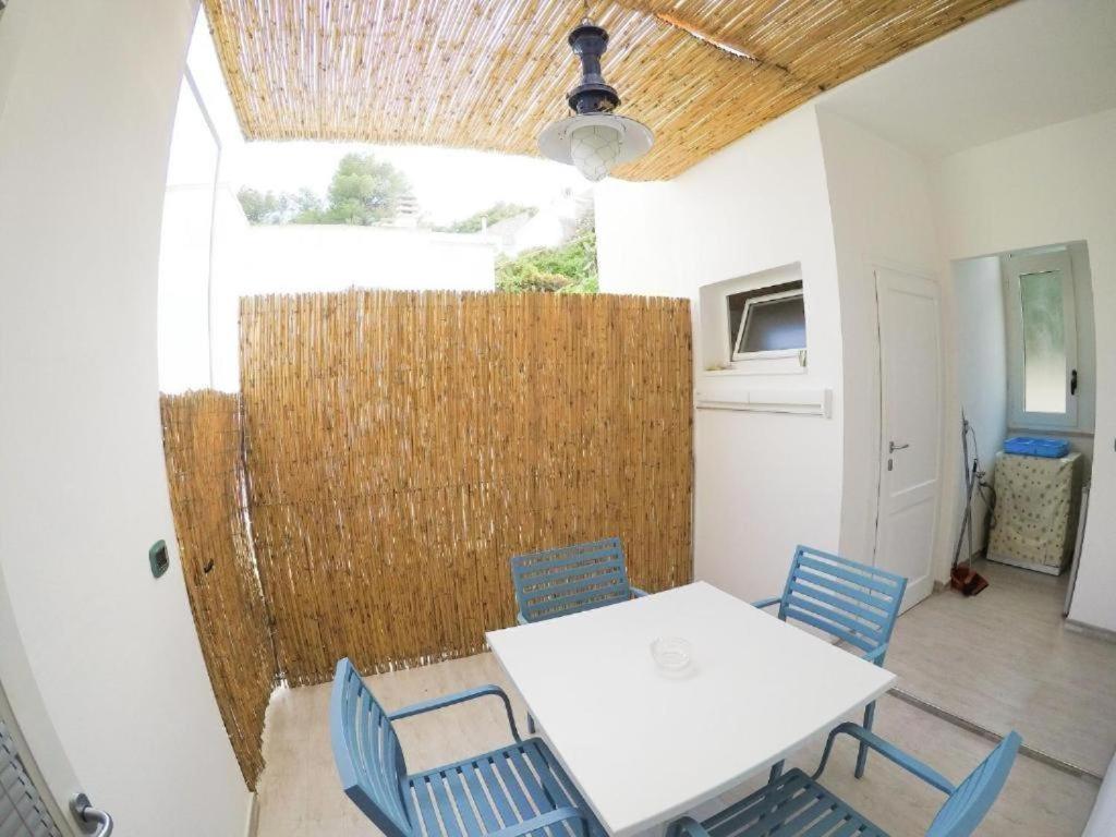 Piccolo ma rilassante patio di una delle nostre camere matrimoniali