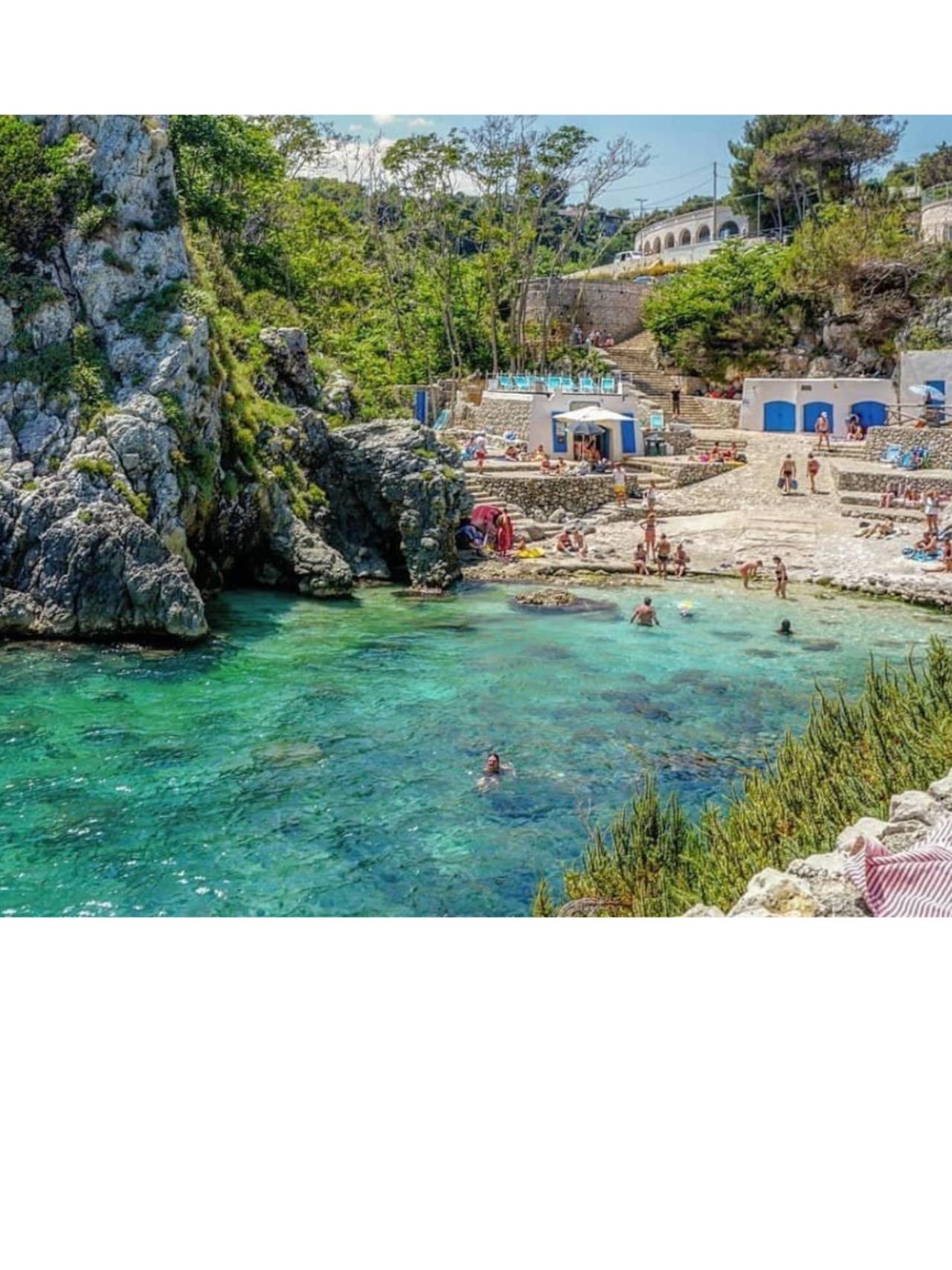 Comoda e suggestiva discesa a mare di Cala dell'Acquaviva, a circa 1 km
