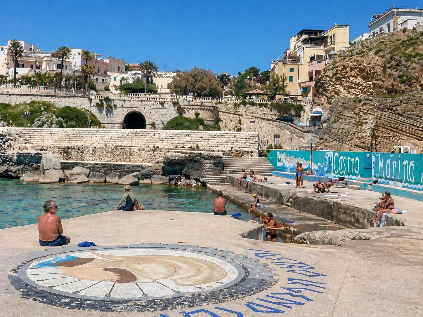 Il mare di Castro Marina raggiungibile a piedi