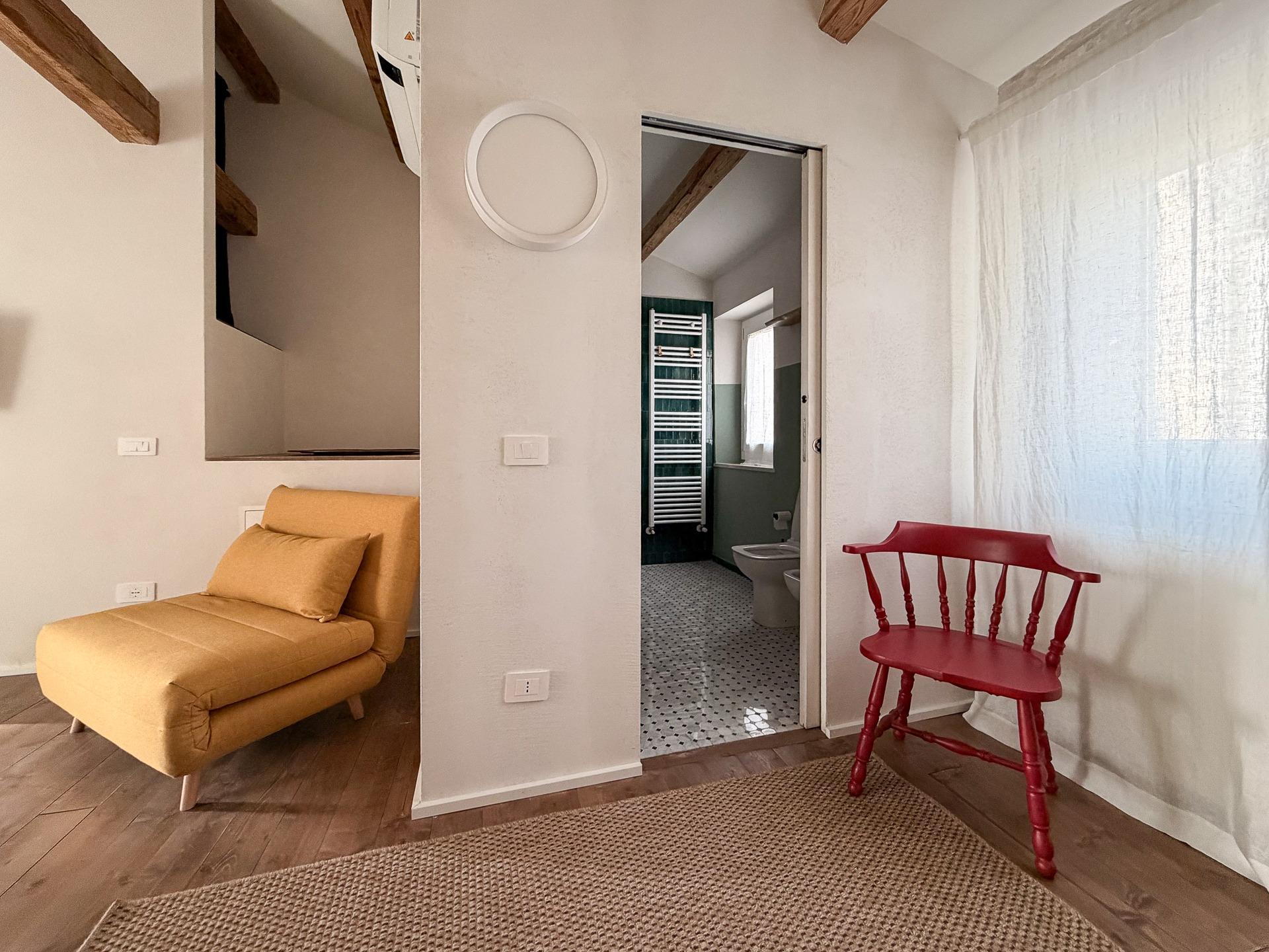 divano letto, bagno