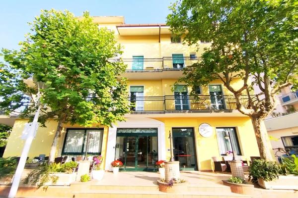 Hotel Azzurro Beach sul Mare
