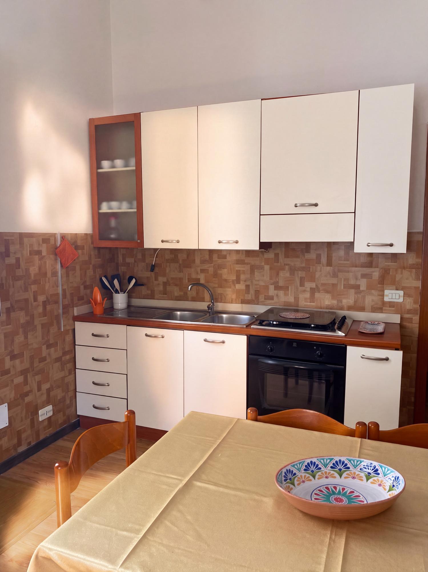 Cucina componibile via Fermi