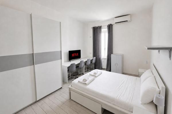 Rome Termini Apartment, In the Heart of San Lorenzo with Private Parking