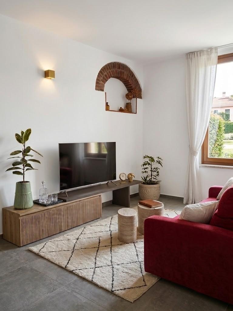 SOGGIORNO PIANO TERRA CON DIVANO LETTO MATRIMONIALE