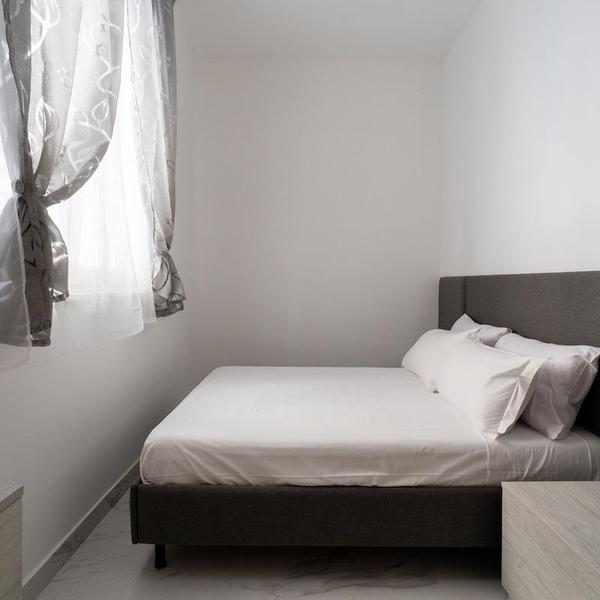  The Urban Nest White&Grey