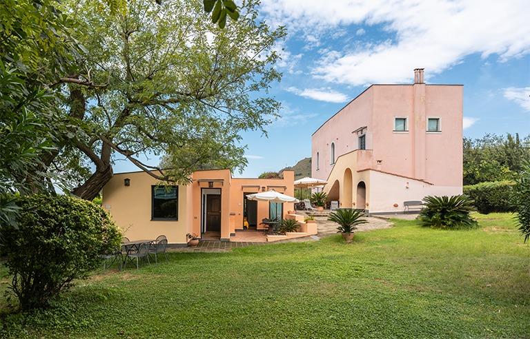 Vista giardino parcheggio