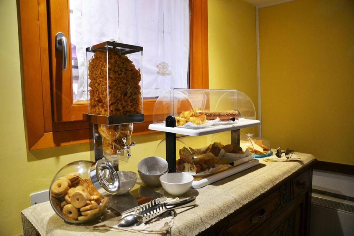 La colazione di OCEANO MARE B&B