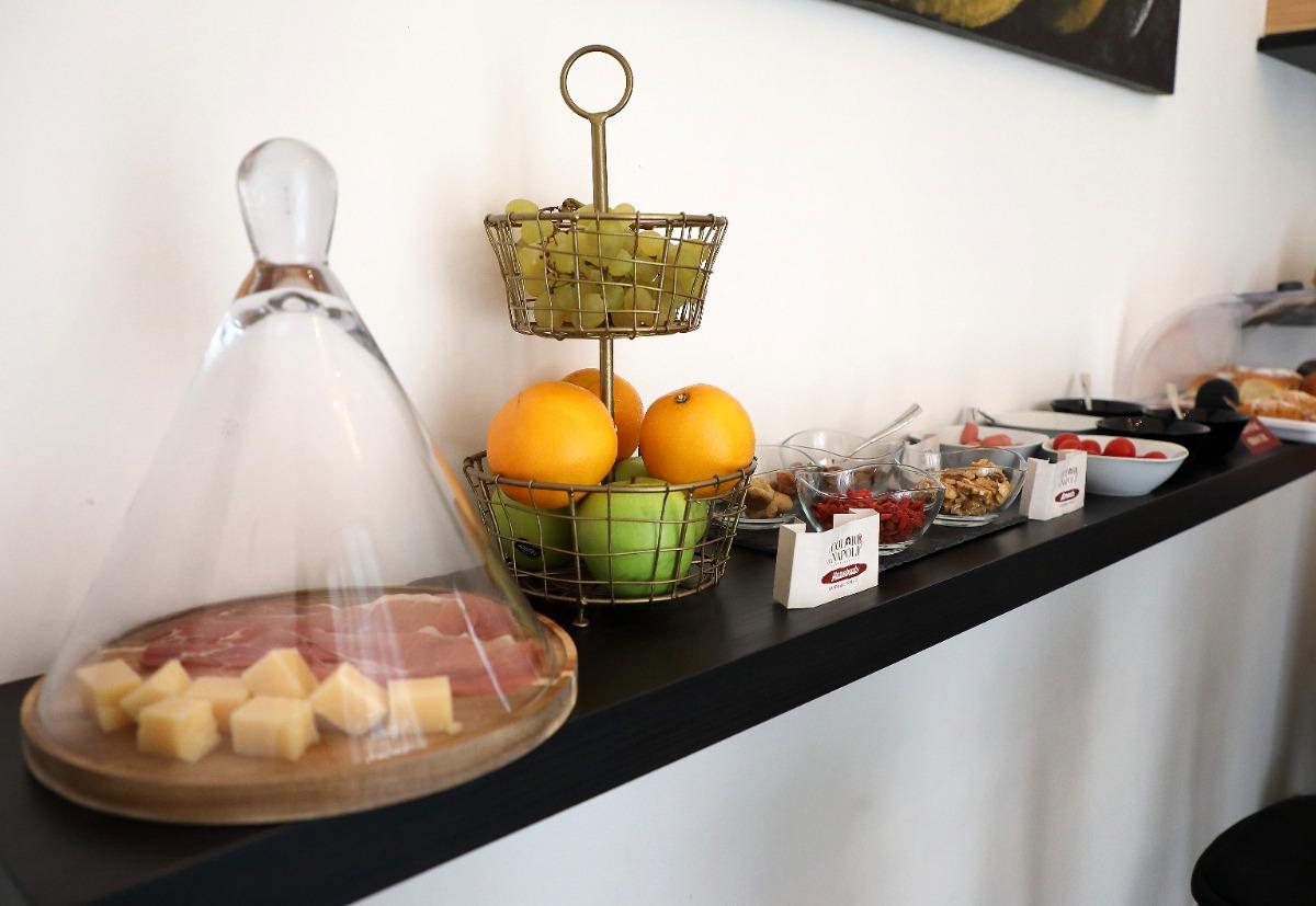 La colazione di B&B I COLORI DI NAPOLI