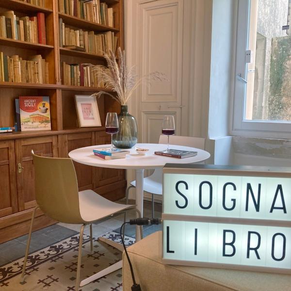 sognalibro - bed and books