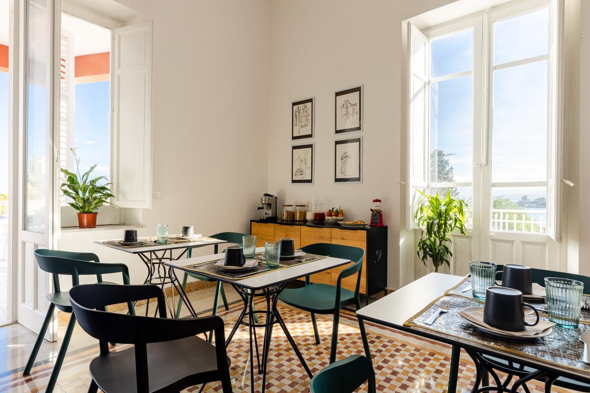 La colazione di VILLA EDERA RENTAL ROOMS
