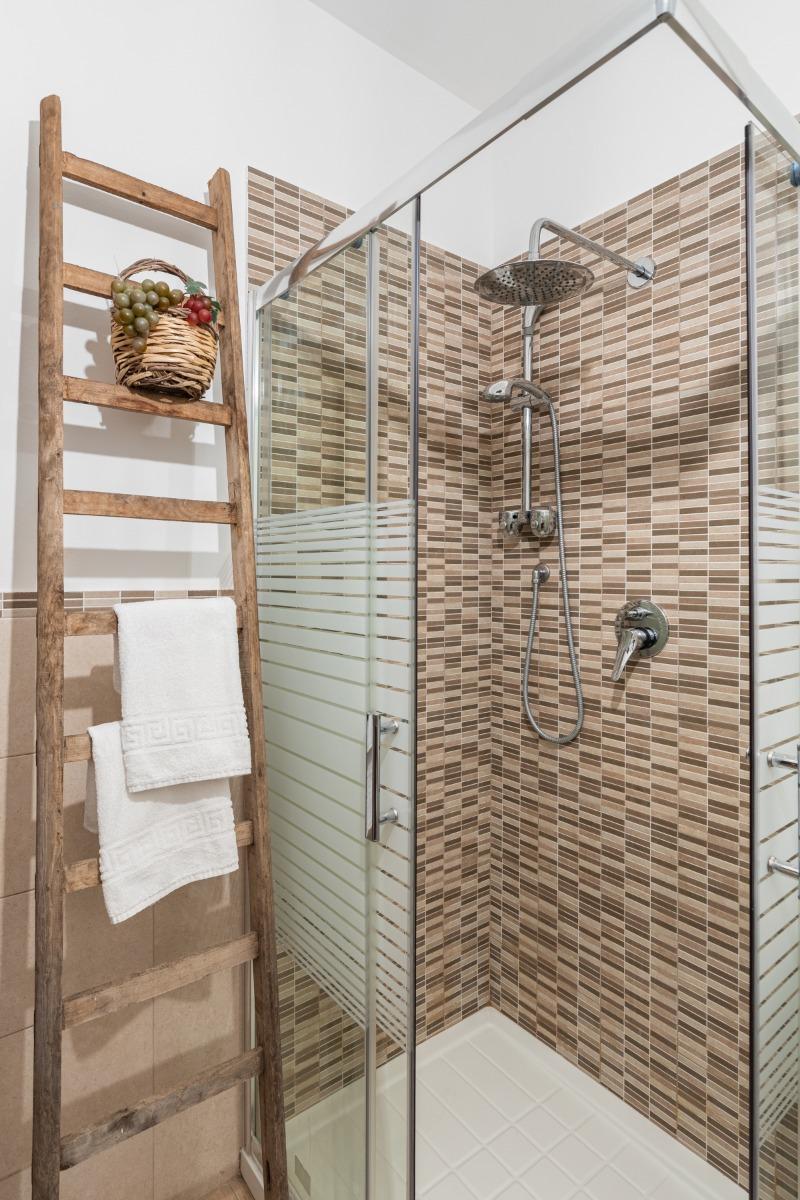 Bagno con doccia