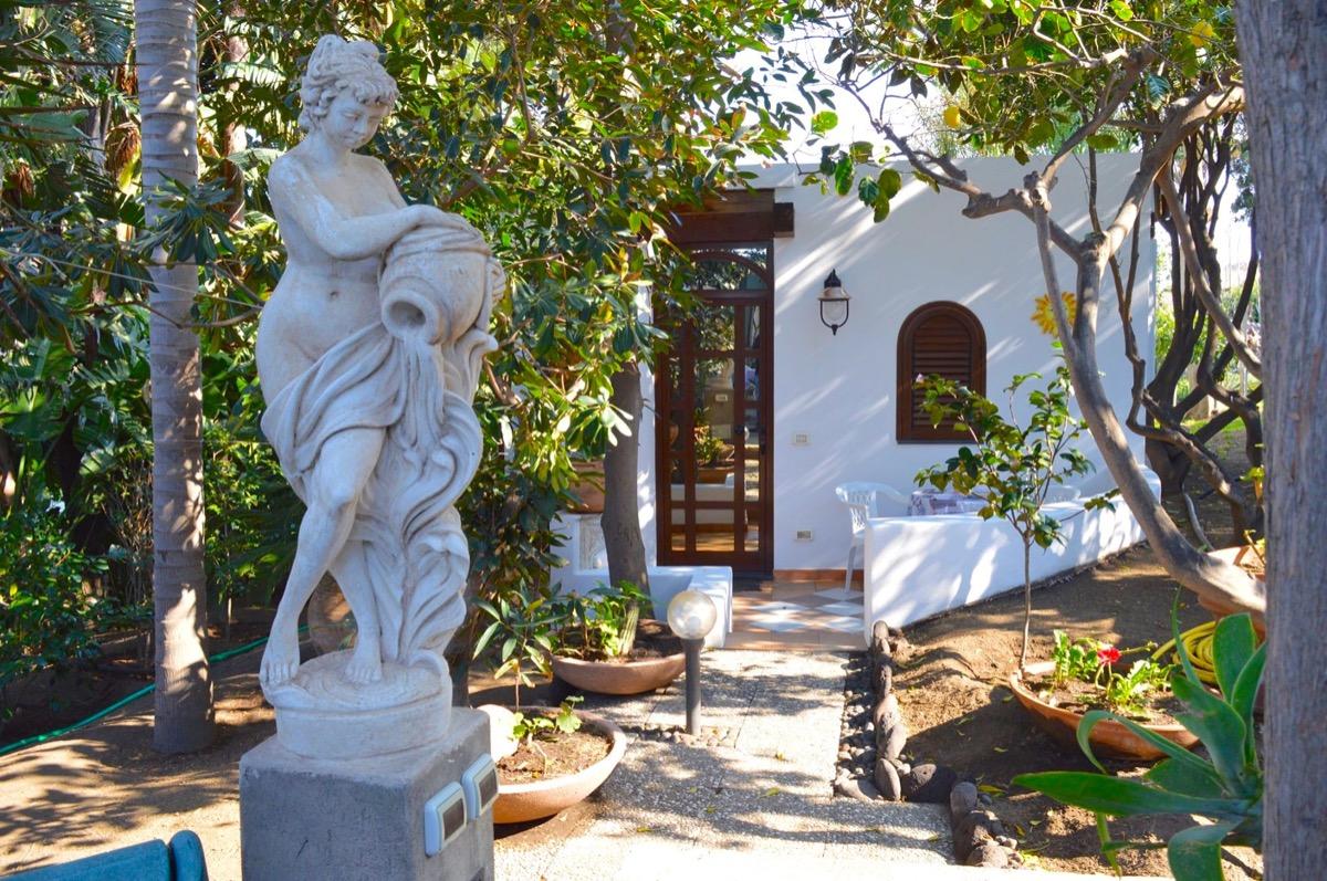 Terrazza panoramica con vista mare e montagna
