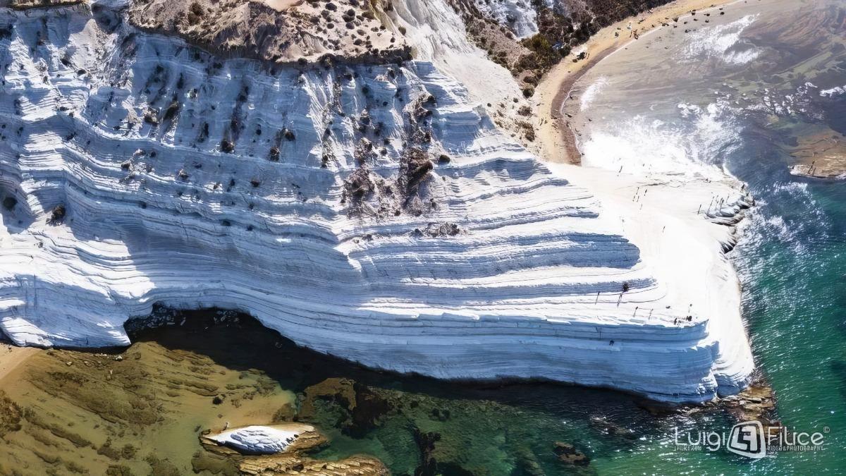 Vista con drone sulla Scala dei Turchi