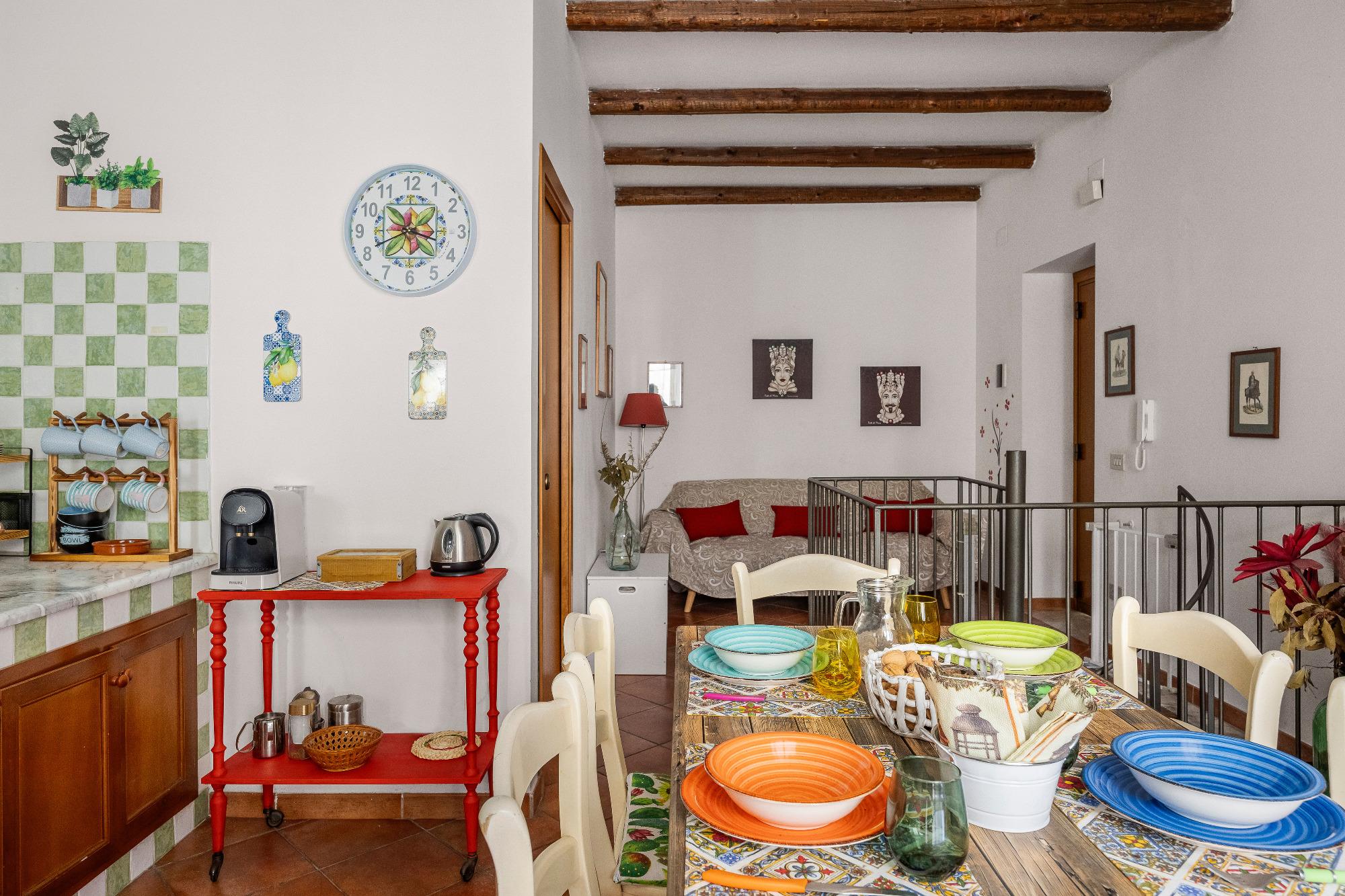 saletta pranzo e angolo caffe e the