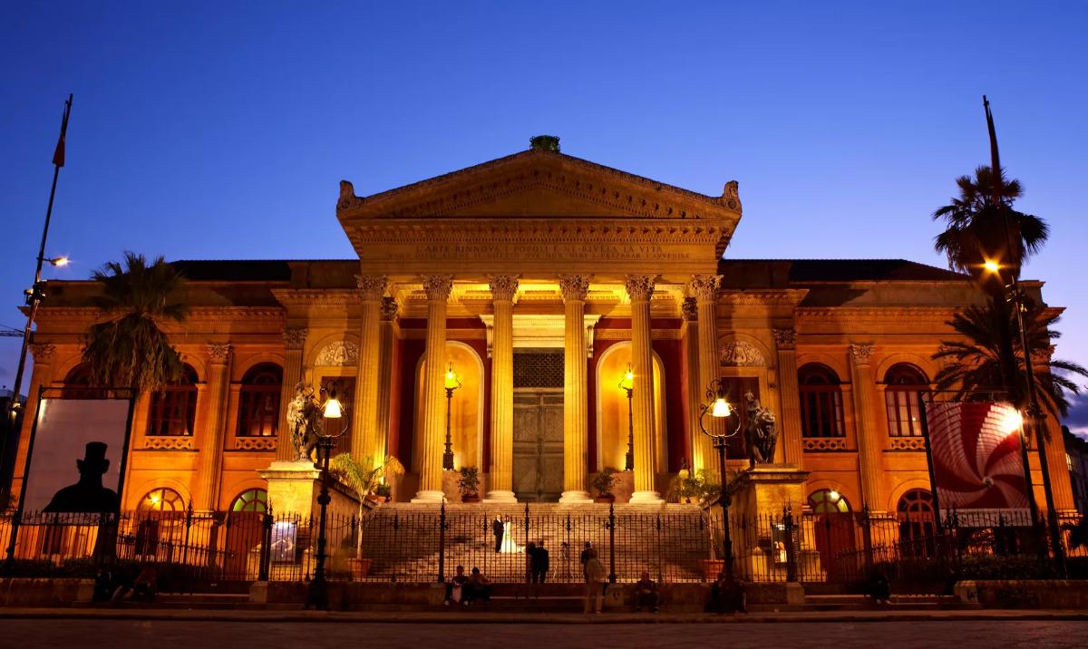 il teatro Massimo nel suo splendore