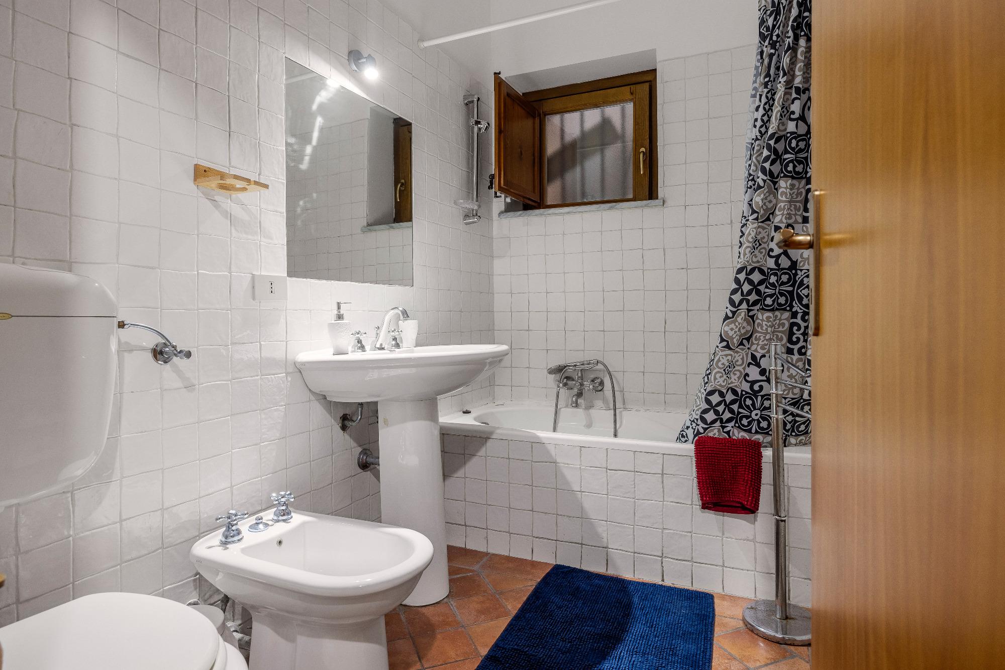 il bagno con vascam phon, prodotti per l'igiene...tutto!!!