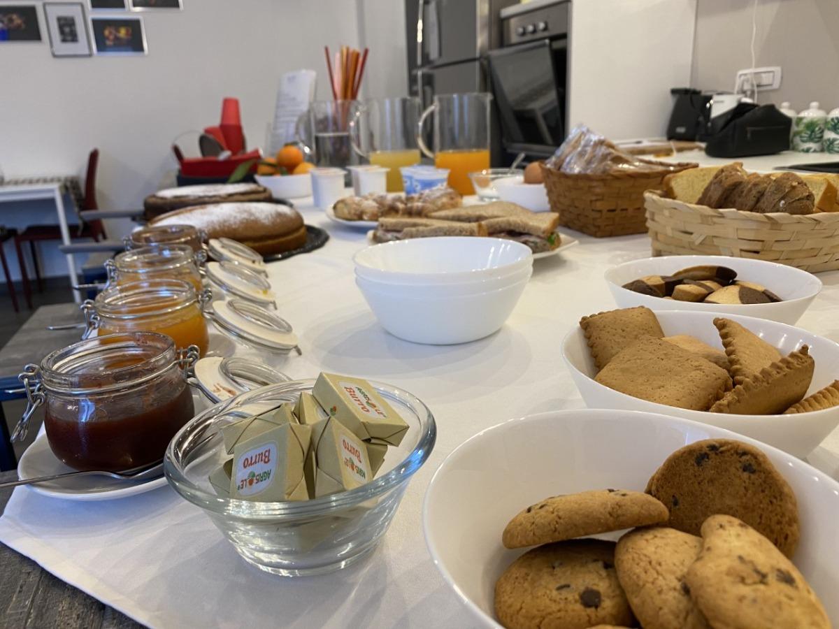 La colazione di MA&MI LIGHT ROOMS