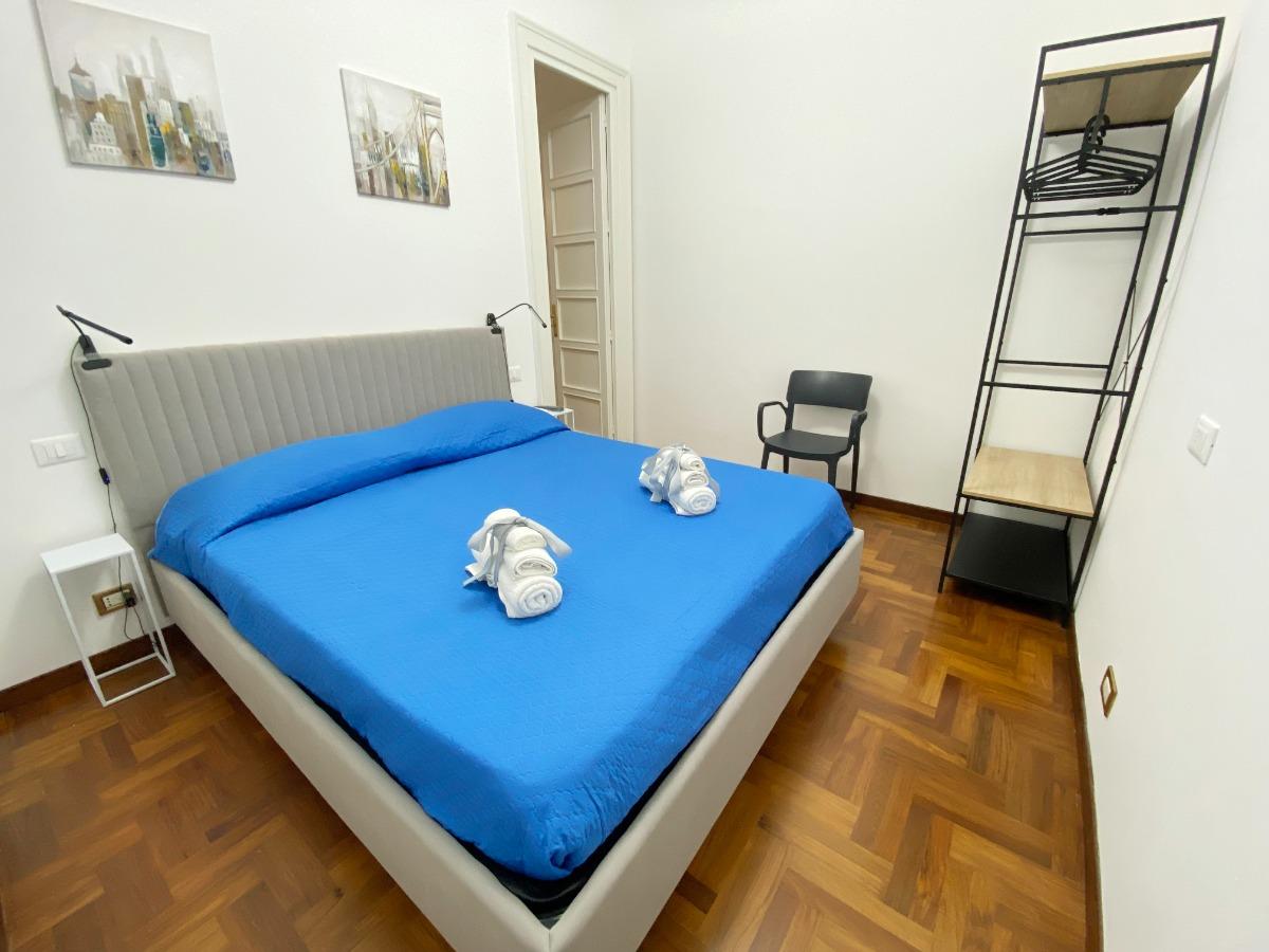 Camera matrimoniale 2, armadio a vista