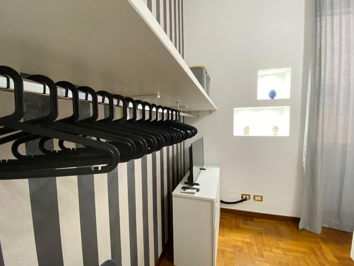 Camera da letto matrimoniale, armadio, tv