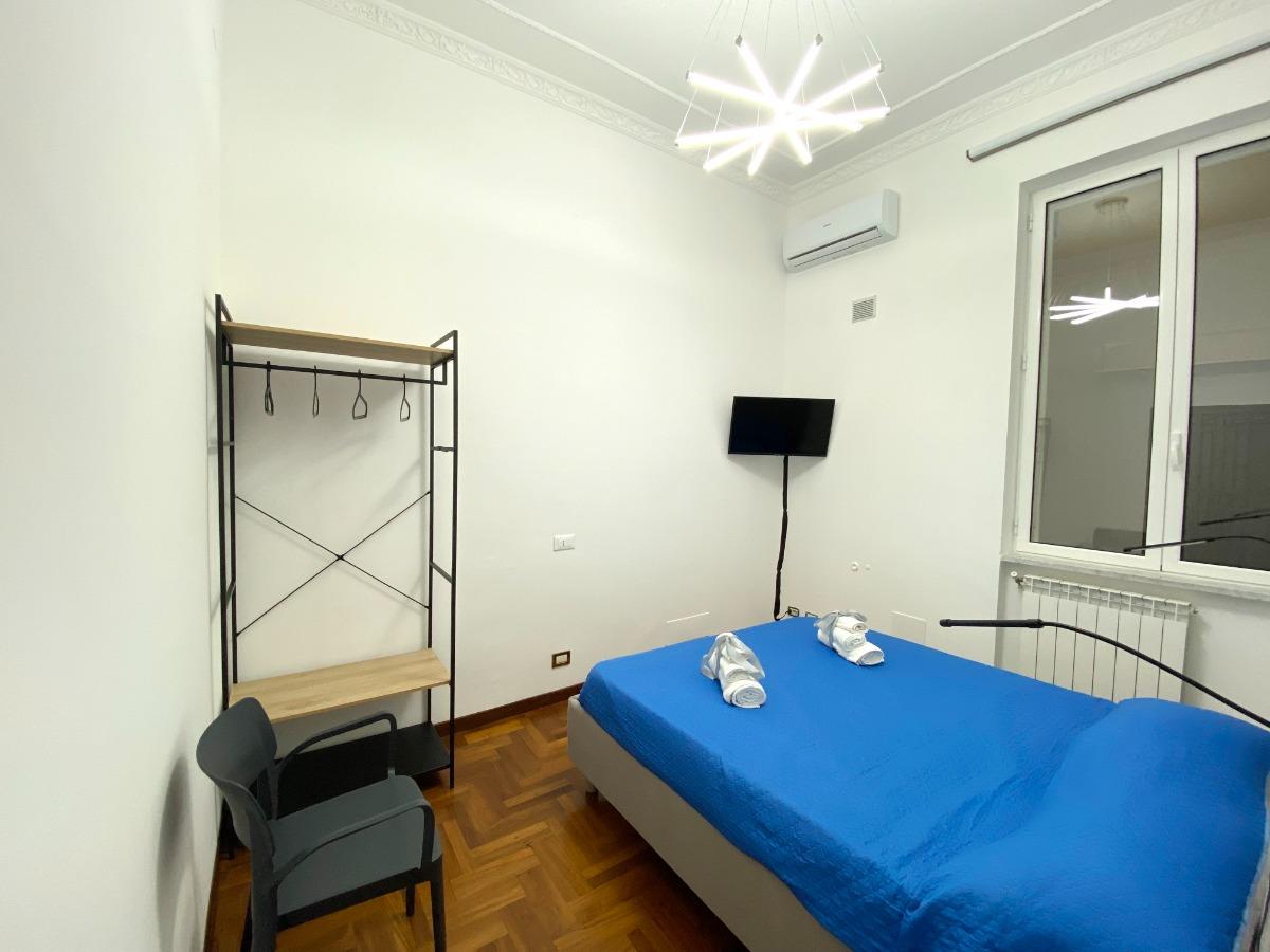 Camera matrimoniale 2, armadio a vista, tv e aria condizionata