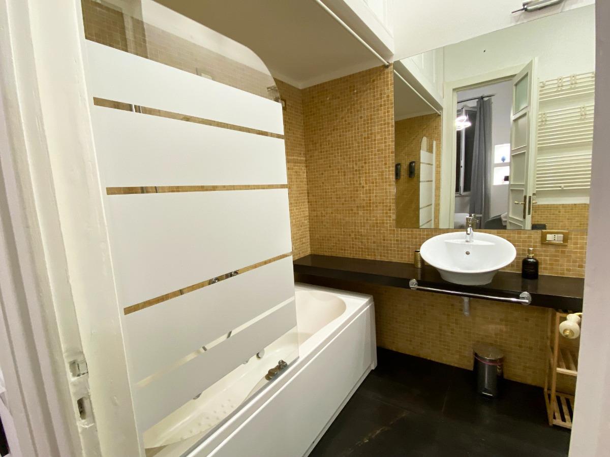 Bagno con vasca idromassaggio