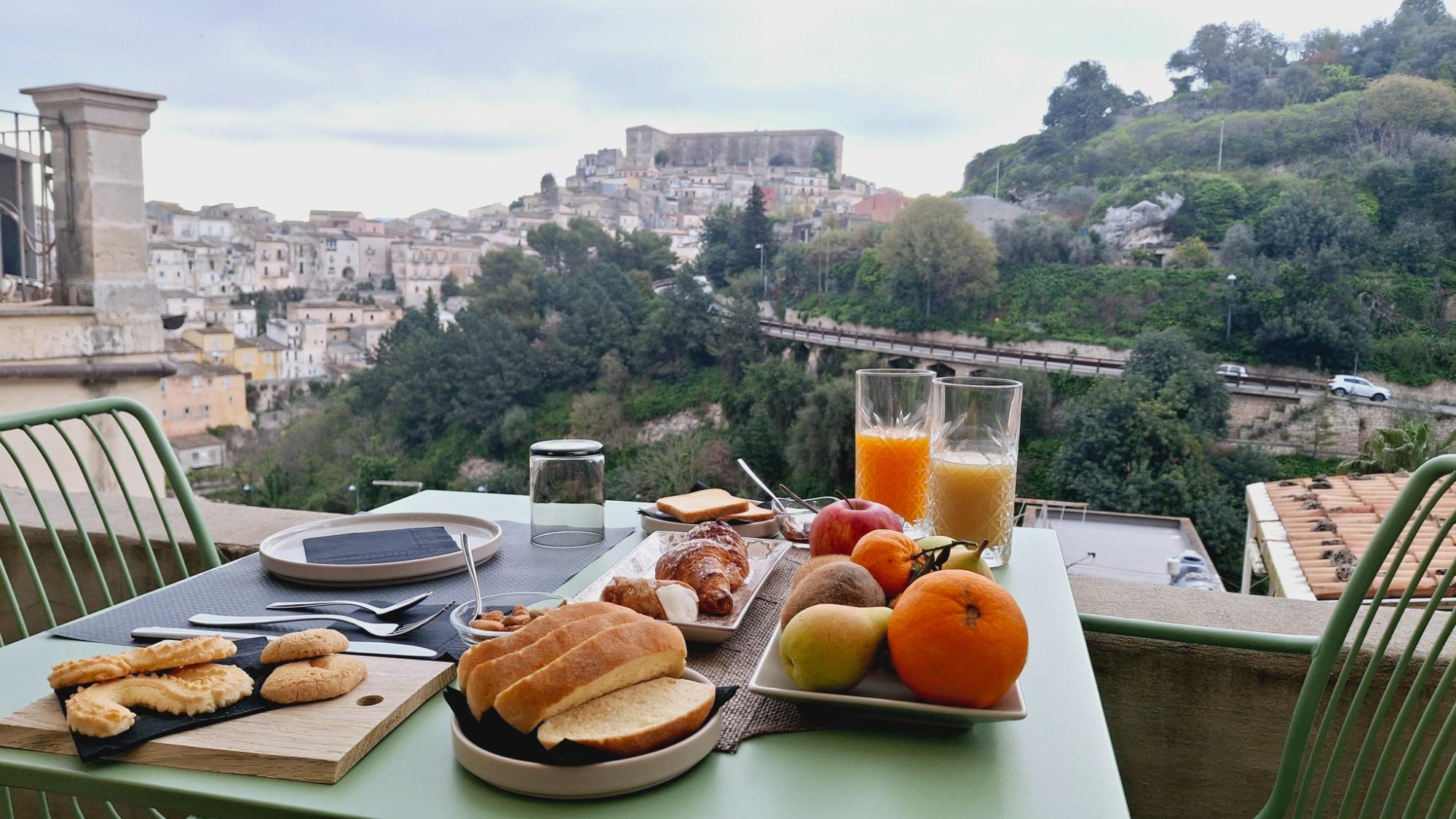 La colazione di IBLA ROOMS