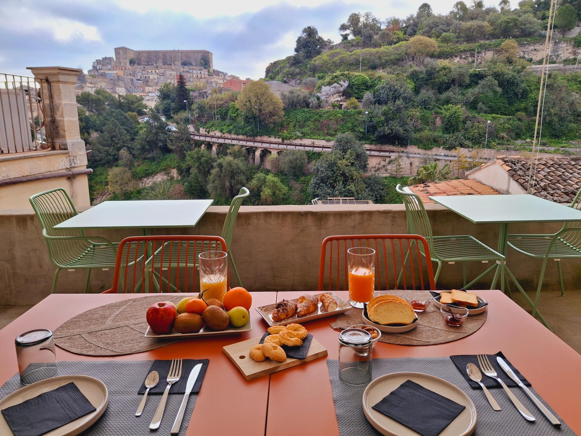 La colazione di IBLA ROOMS