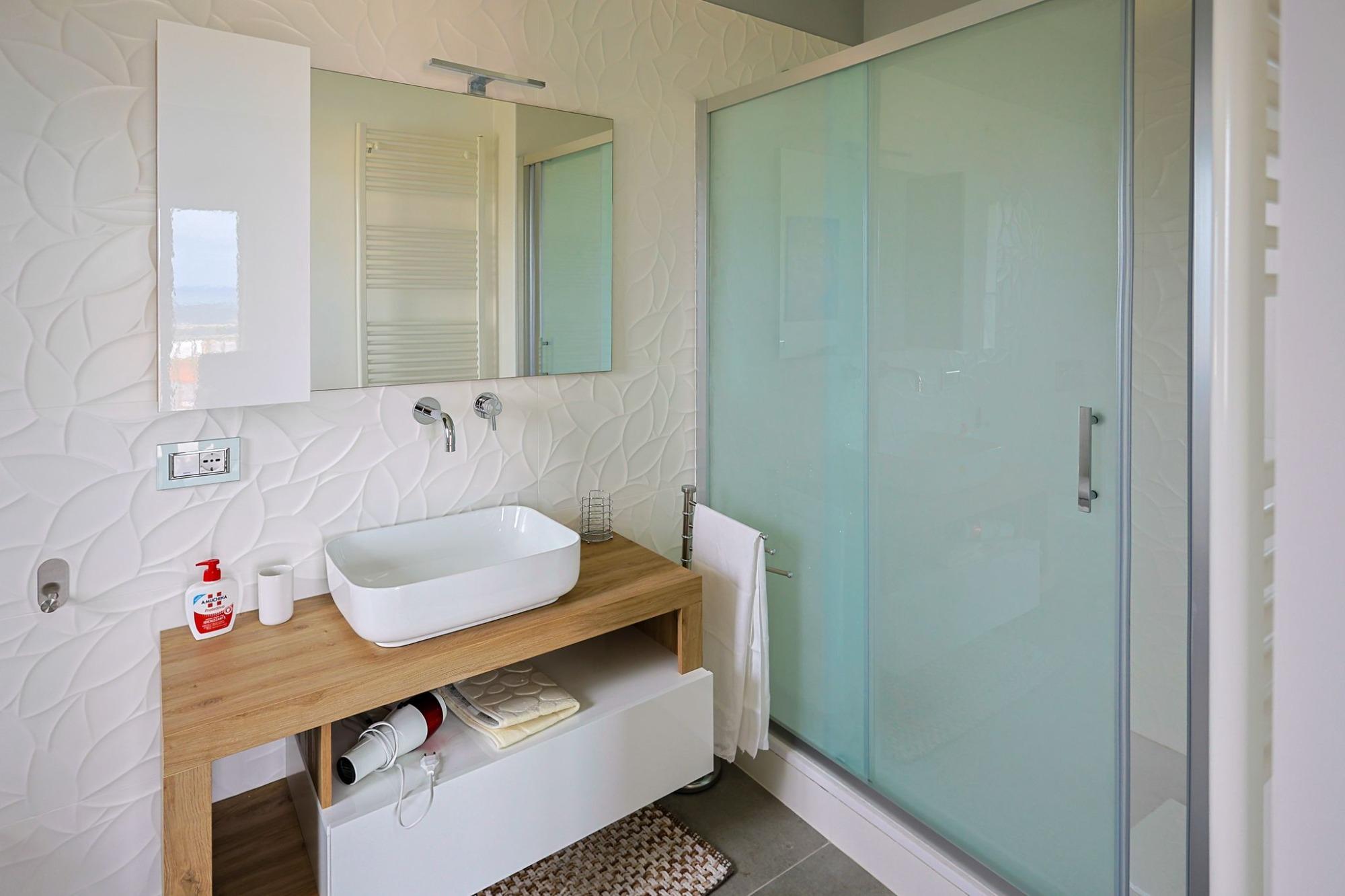 Particolare bagno vista Caltabellotta.