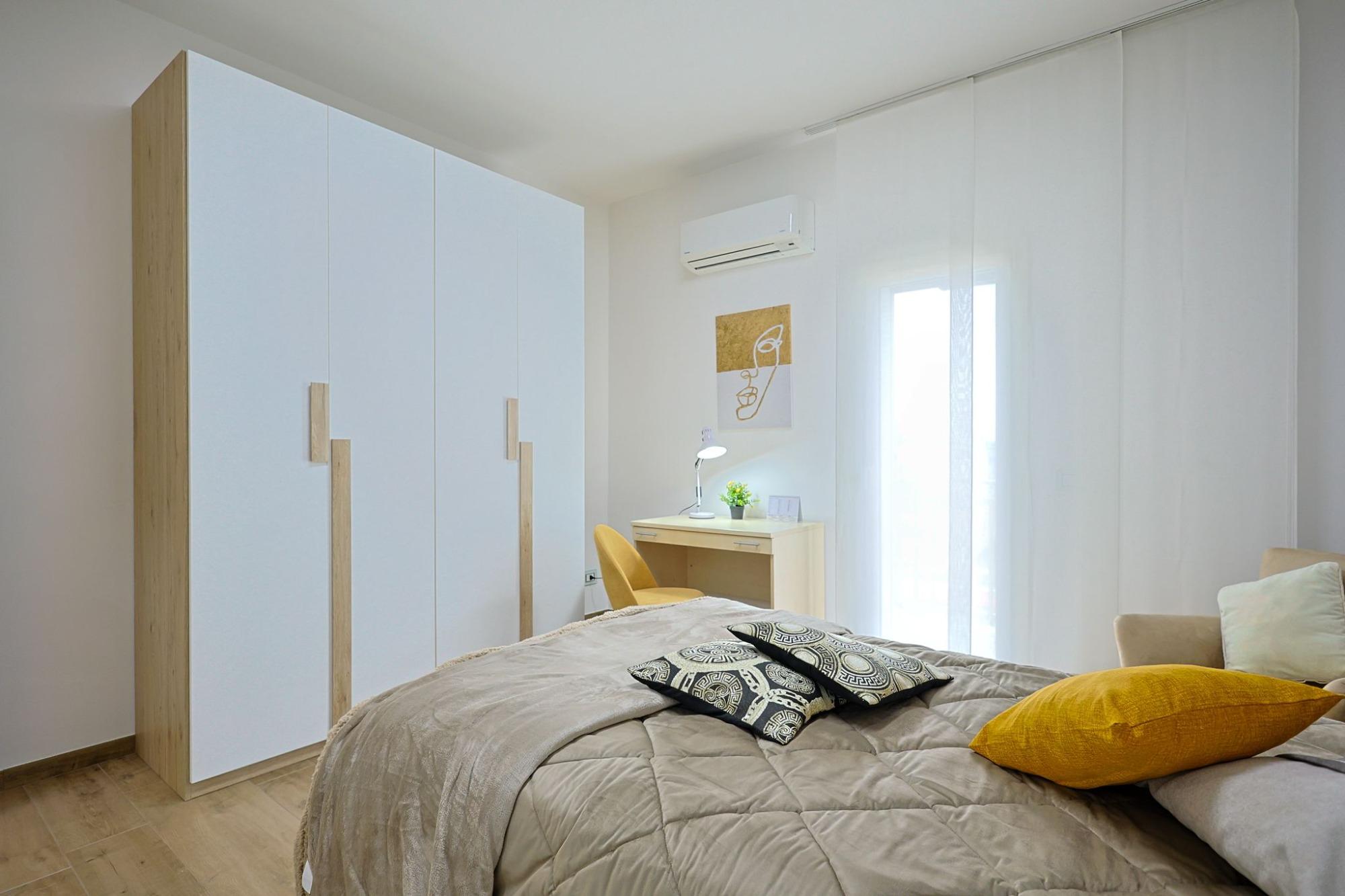 Particolare camera vista mar mediterraneo.