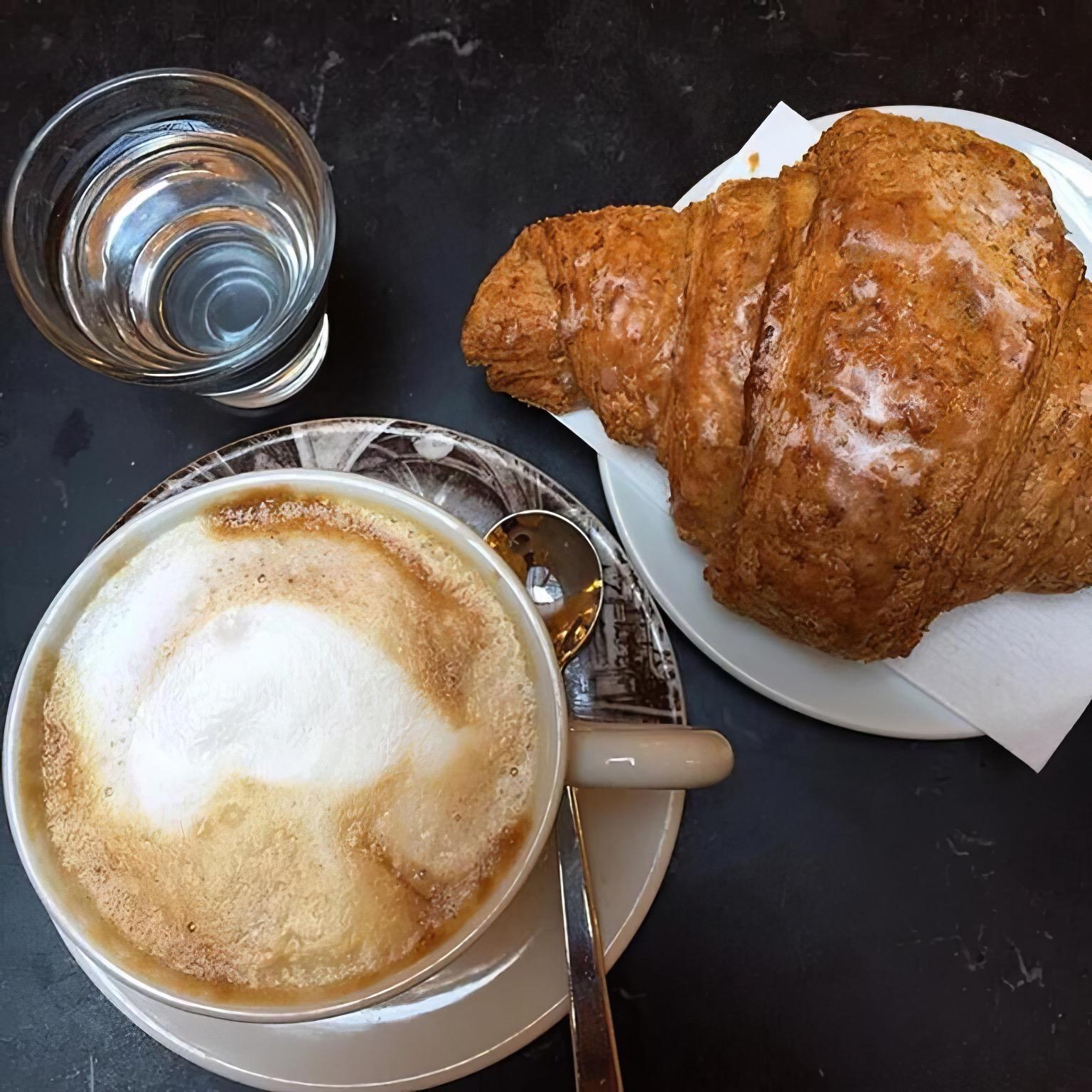 La colazione di B&B DEL CENTRO