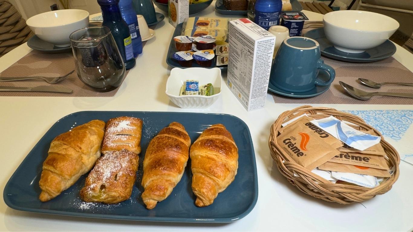 La colazione di BUTERA APARTMENTS LUXURY
